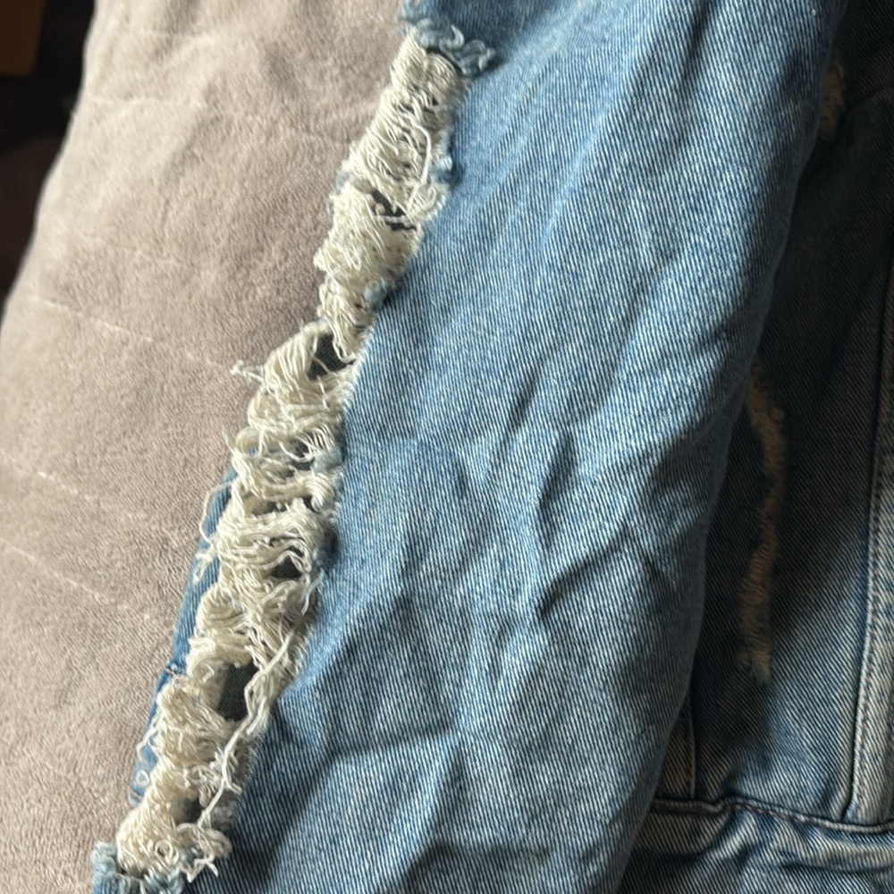Distressed Jean jacket - Picture 3 of 8